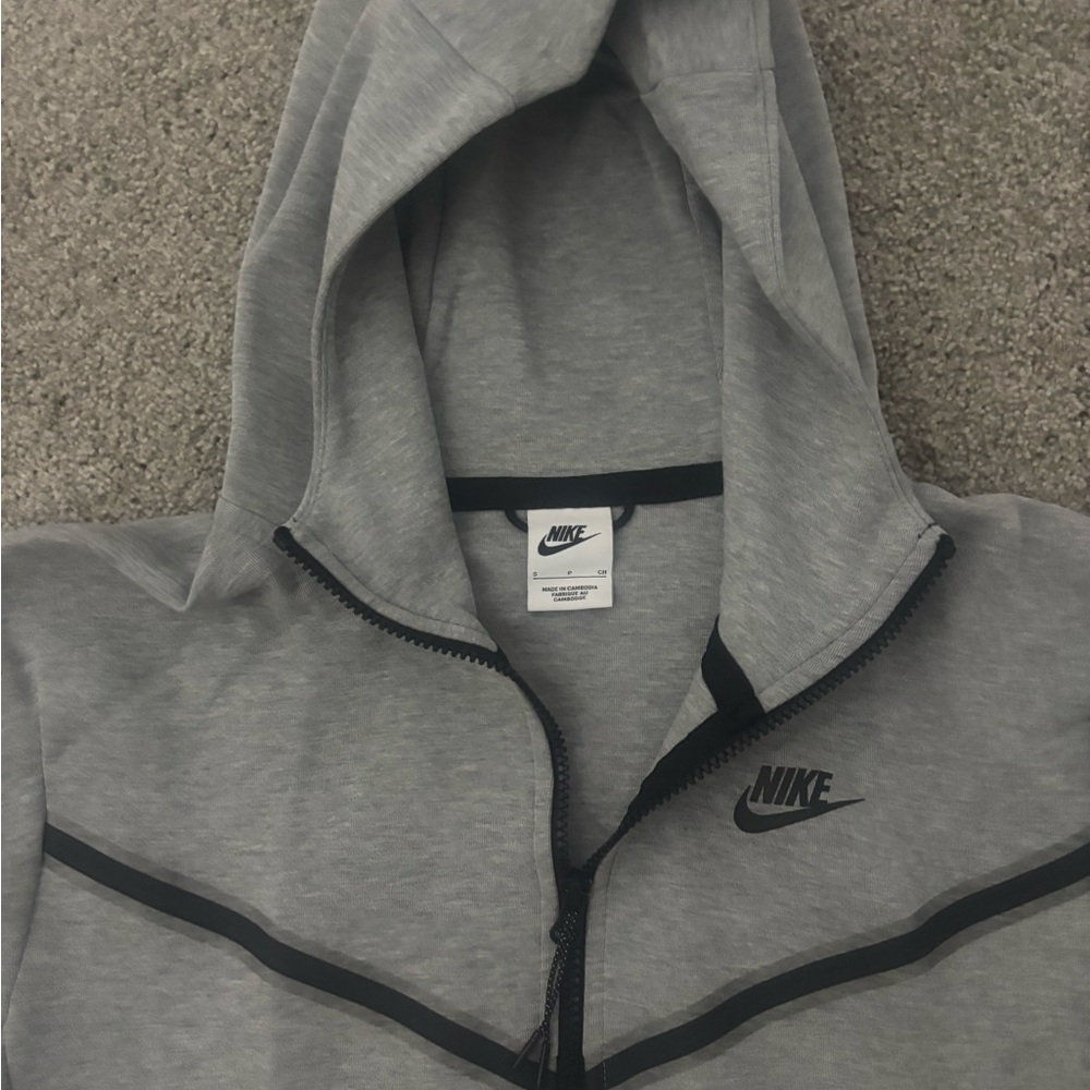 Gray Nike Tech - image 2